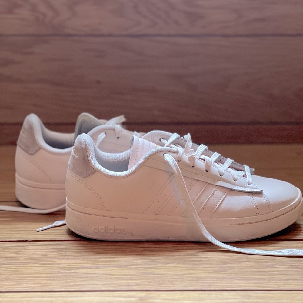 Women Adidas Grand Court Alpha lifestyle Sneaker Size 7.5